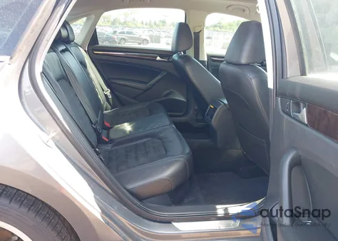 2015 Volkswagen Passat 2.0L Tdi Sel Premium z USA, uszkodzony, nr VIN 1VWCV7A31FC086648